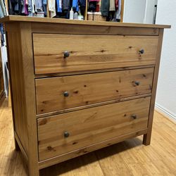 Dresser . Solid wood In Nice Condition 