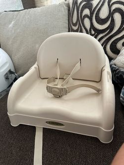 Travel booster chair