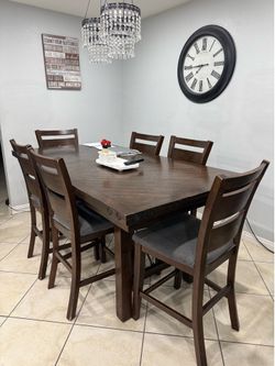 Dinning table 6 chairs