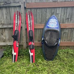 Skis/kneeboard 