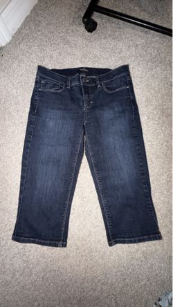 White House Black Market navy blue capri jeans👖 (Diamonds on pockets)