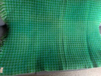 Vintage wool Pendleton throw 50"x47"