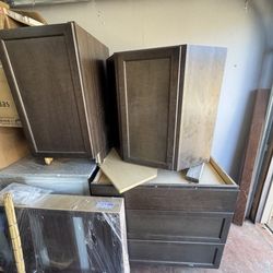 9 Gabinetes/9 Cabinets 