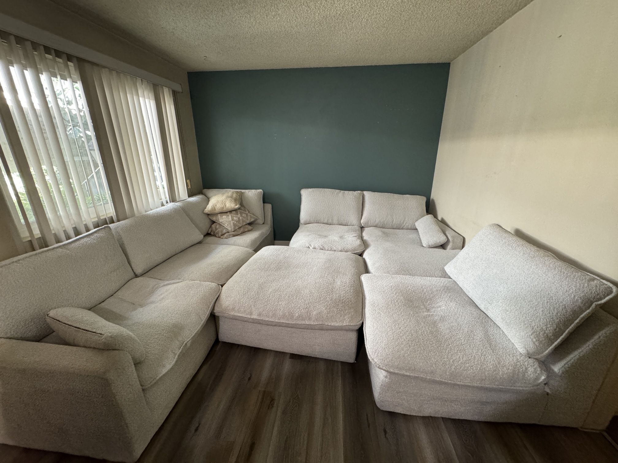 7 PIECE SECTIONAL COUCH