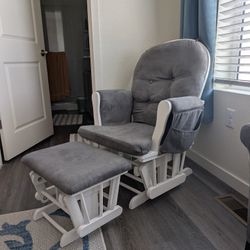 Storkcraft Premium Hoop Glider & Ottoman Chair (White/Gray)