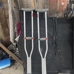 Guardian Adult Crutches