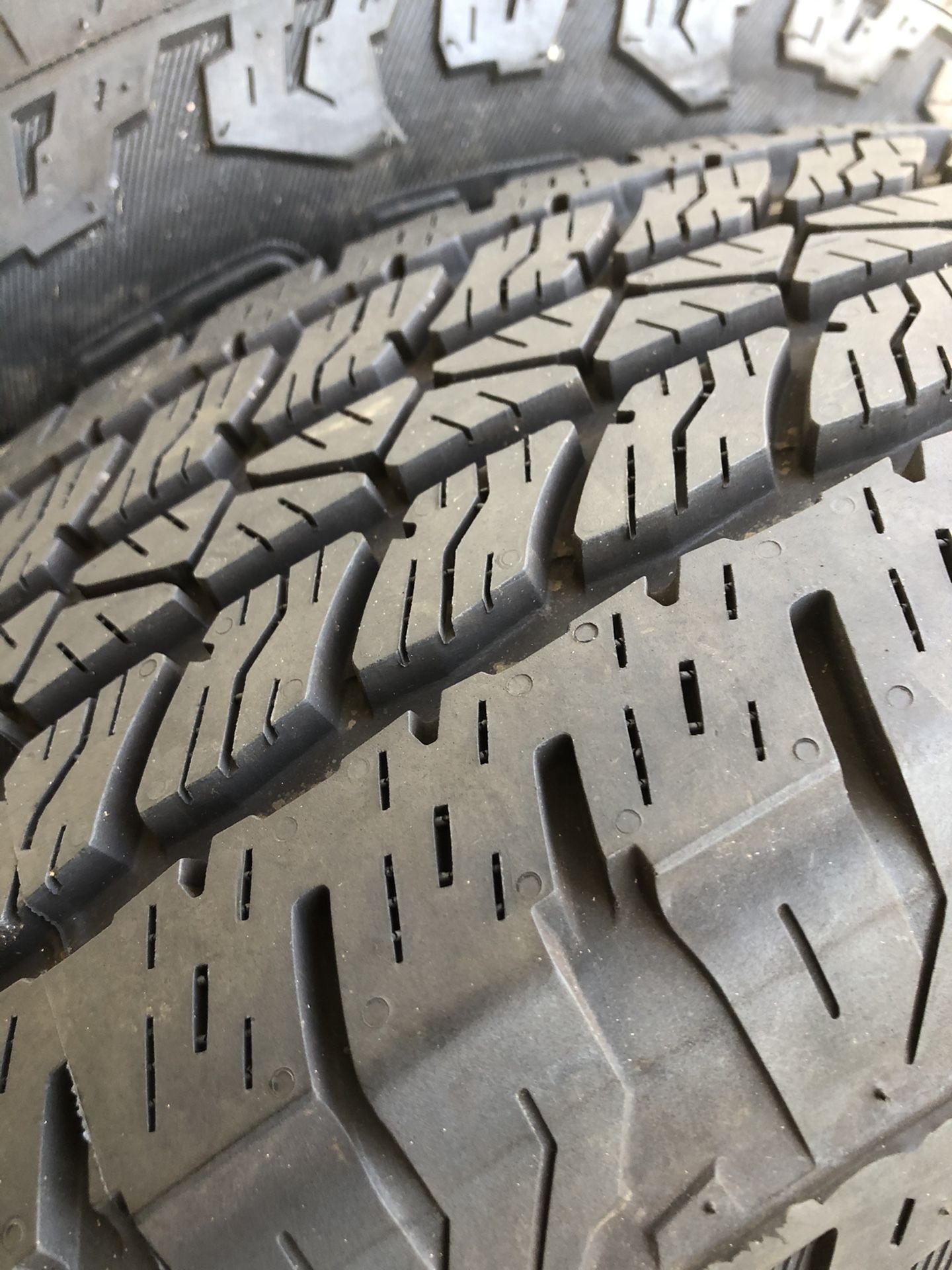 (2) Bridgestone Dueler 245/75/17 year 2021