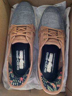 Sketchers slip on new size 8