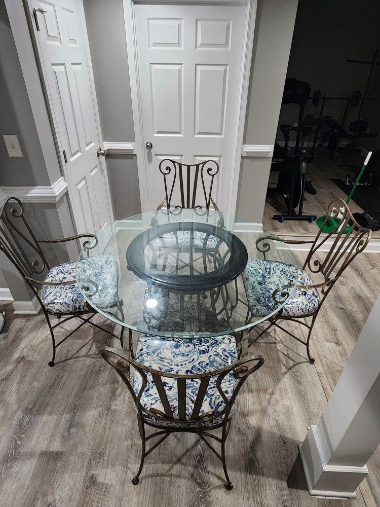 Glass Kitchen Table And 4 Chairs