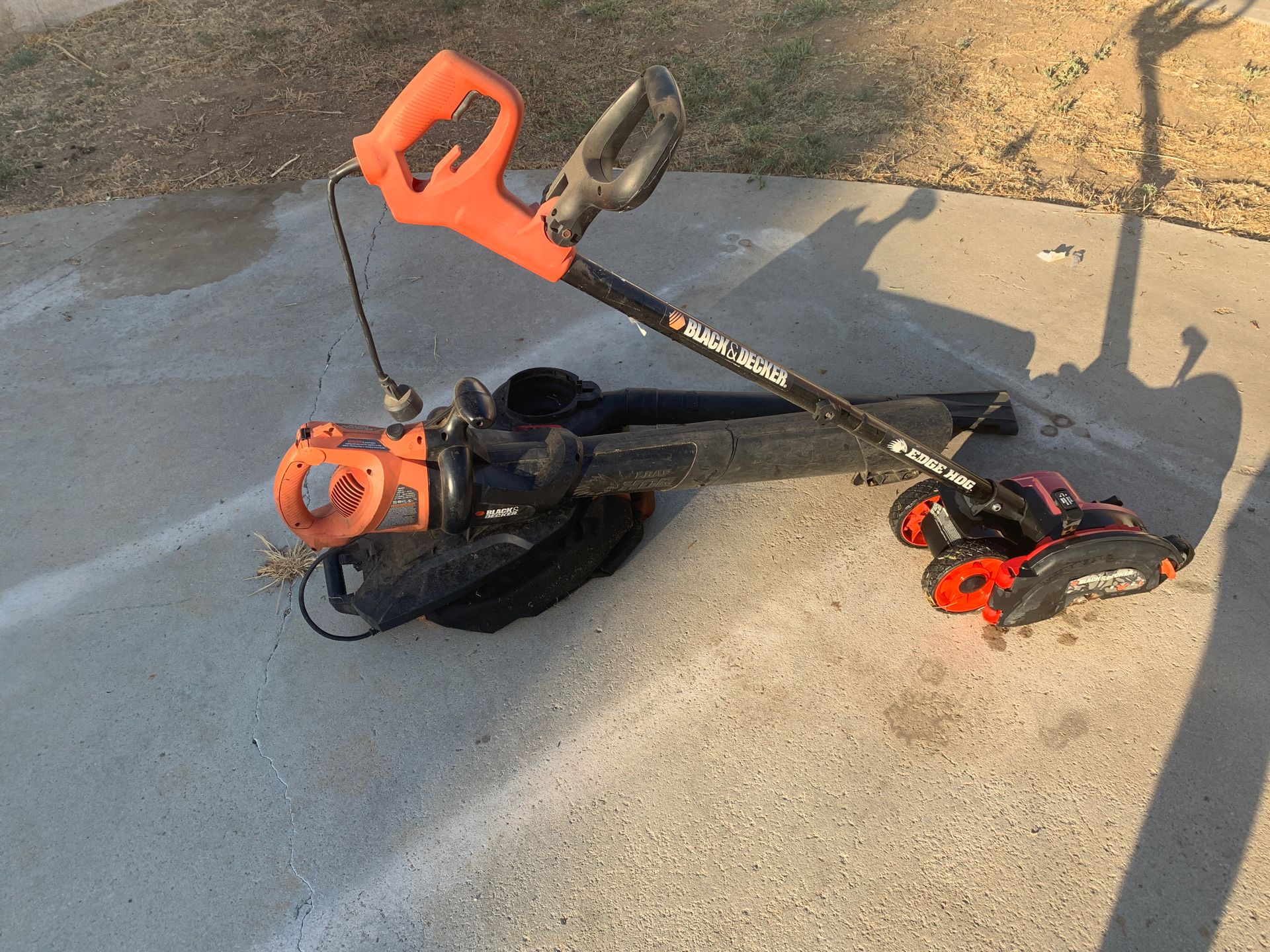Leaf blower/vacuum and lawn edger