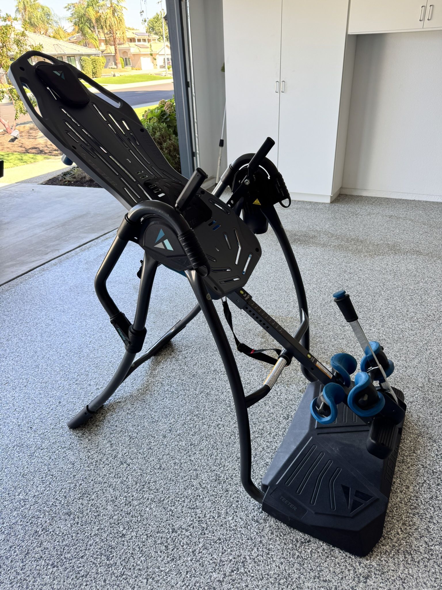 Teeter Inversion table