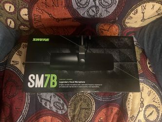 Shure SM-7B Dynamic Microphone (BRAND NEW)