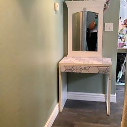 Vanity mirror