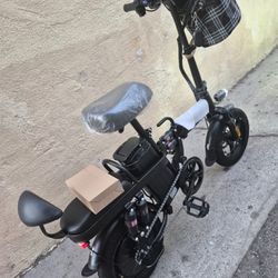 New E Bike In Box With Turn Signals And Basket Runs 25 MPH 