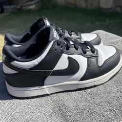 Pandas Kids Nike Dunks Size 1Y $40