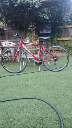 Diamondback Red Hybrid Bike