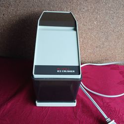 Vintage 1970s Rival Ice Crusher