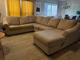 Ashley Furniture Sectional w/ 5 Seats plus Chaise