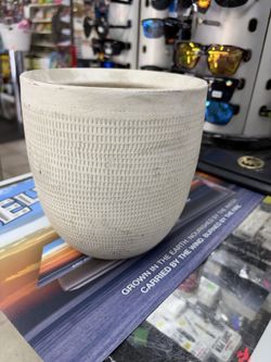 Textured light planter pot