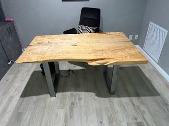 LIVE EDGE WOOD TABLE/DESK