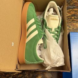 Adidas VL Court Size 9 New With Tags And box