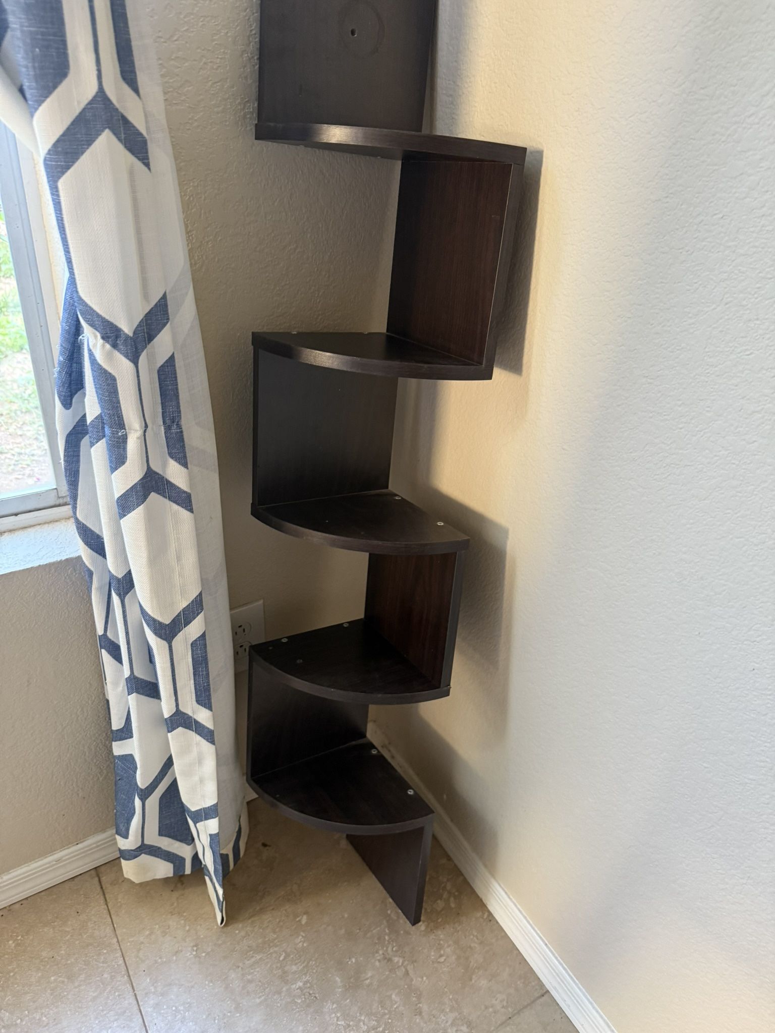 Corner Hanging Shelf