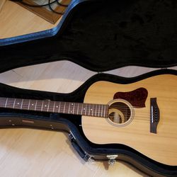 Seagull S6 Acoustic Guitar with Hard Case
