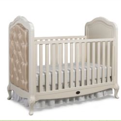 Dolce Babi Angelina Collection Crib Upholstered