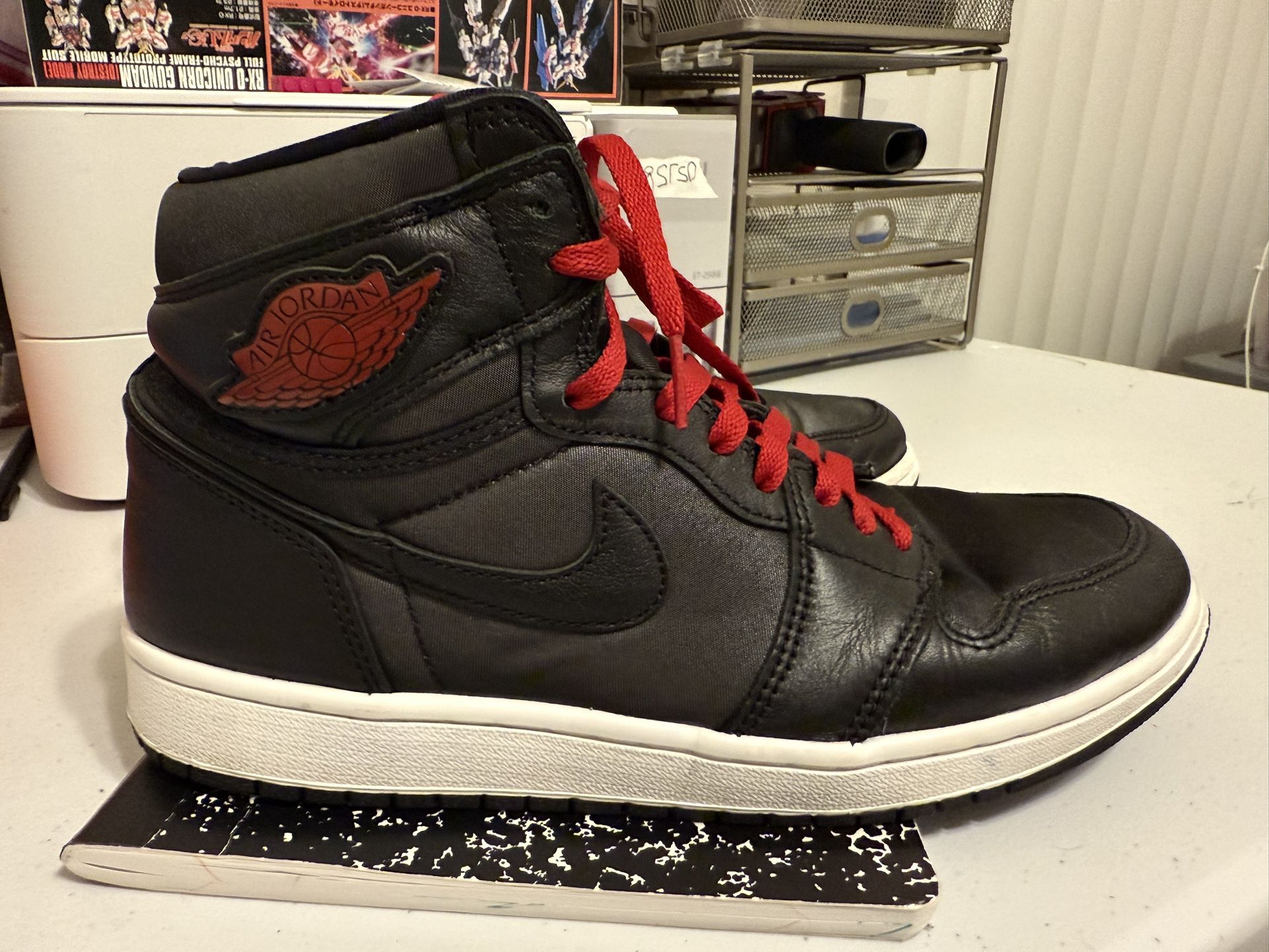 Air Jordan 1 OG Retro High Black Satin Red 555088-060 