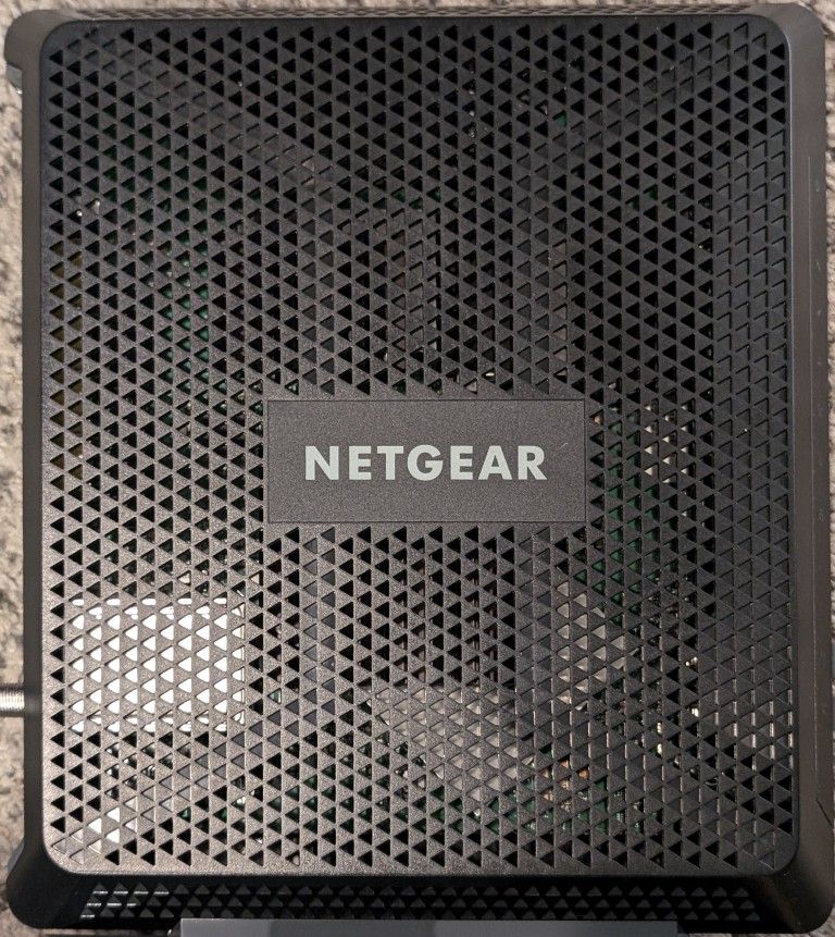 ⚡️ Netgear Nighthawk AC1900 - Blazing Fast WiFi & Cable Modem in One! ⚡️