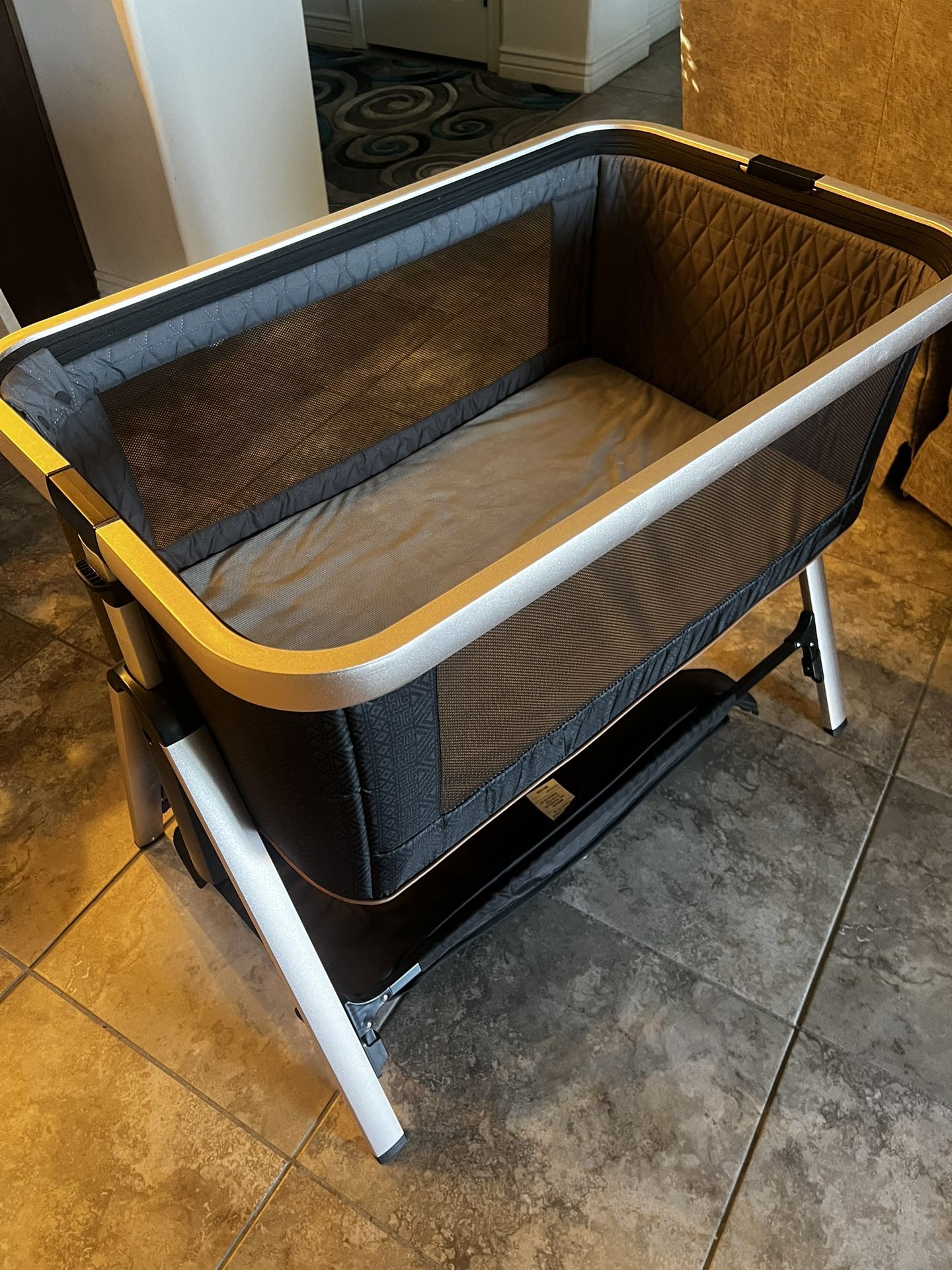 Bassinet / Crib