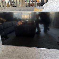 TCL 65R617 65-Inch 4K Ultra HD Roku Smart LED TV (2018 Model)
