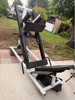 Heavy duty commercial grade  leg press and hack squat machine,   Fully functional.
