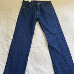 blue levi’s 501