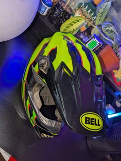 Bell Moto Helmet & Fox racing bomber gloves