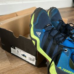 Adidas Terrex Trail Shoes - Boys Size 5