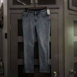 New With Tag Chico’s Perfect Stretch Girlfriend Slim Leg Ankle Jeans  Size 0 ( US 4)