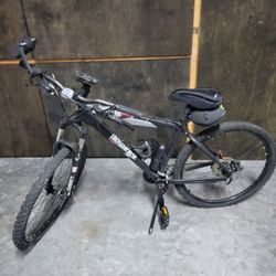 Mountain Bike - Iron Horse Quantum II – Barely Used, Excellent Condition!