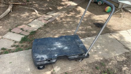 Rubbermaid cart