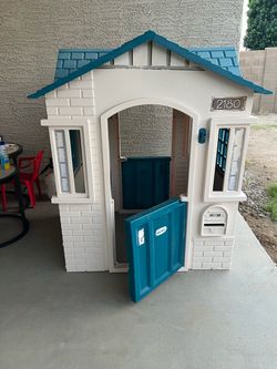 Kids play house