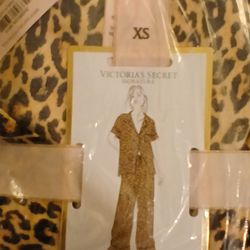 Victoria Sercert women's pajamas