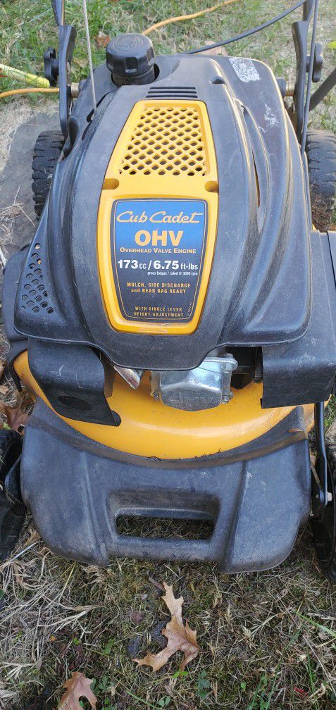 Cub Cadet Mower. Very Good Cond Just Needs Carb Cleaned Or Rebuilt