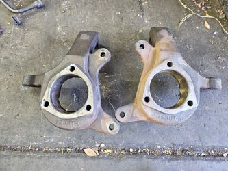 2" Lift Spindles, 99-06 Full-Size GM Trucks and SUVs.