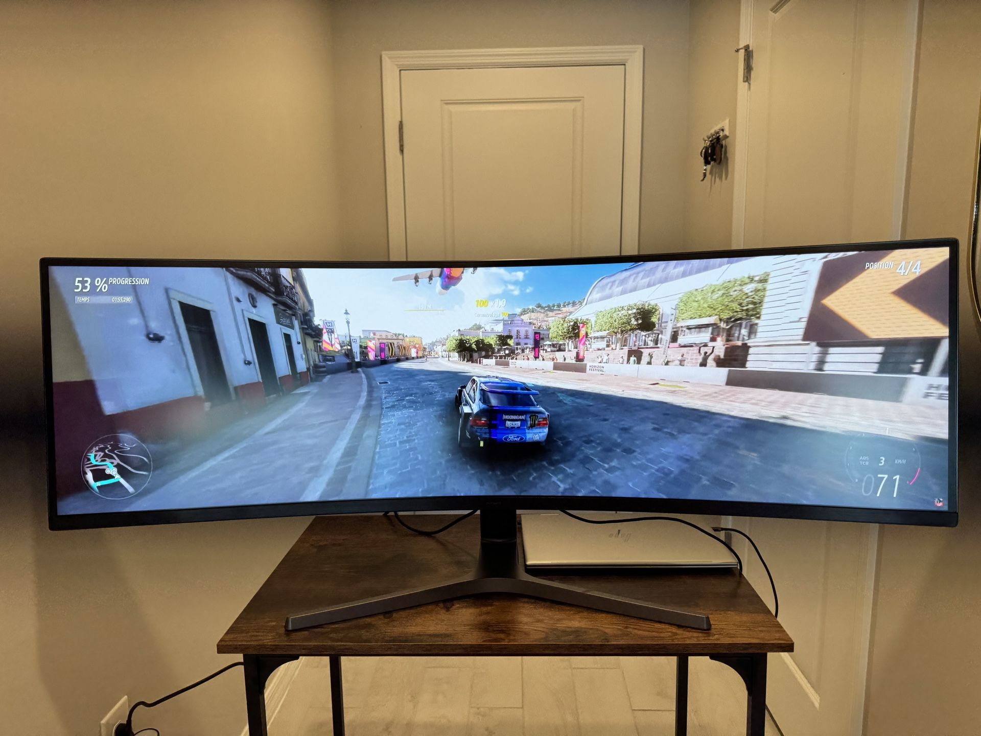 Samsung 49" Dual QHD 120Hz QLED Curved Gaming Monitor.