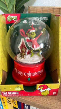 The Grinch snow globe 🌲