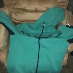 Turquoise Nike Tech Medium 