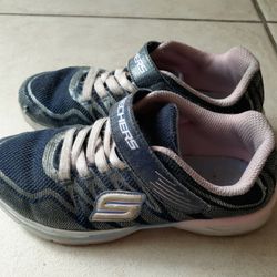 Girls Sketchers Sneakers Size 3