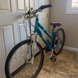 Schwinn Sidewinder 26" Women's Mountain Bike Blue And White