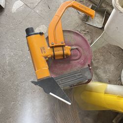Stanley Bostitch 15.5 Gauge Flooring Stapler MIII