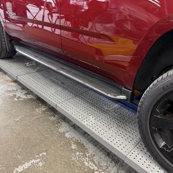 2015-2020 GMC Yukon driver running board OEM